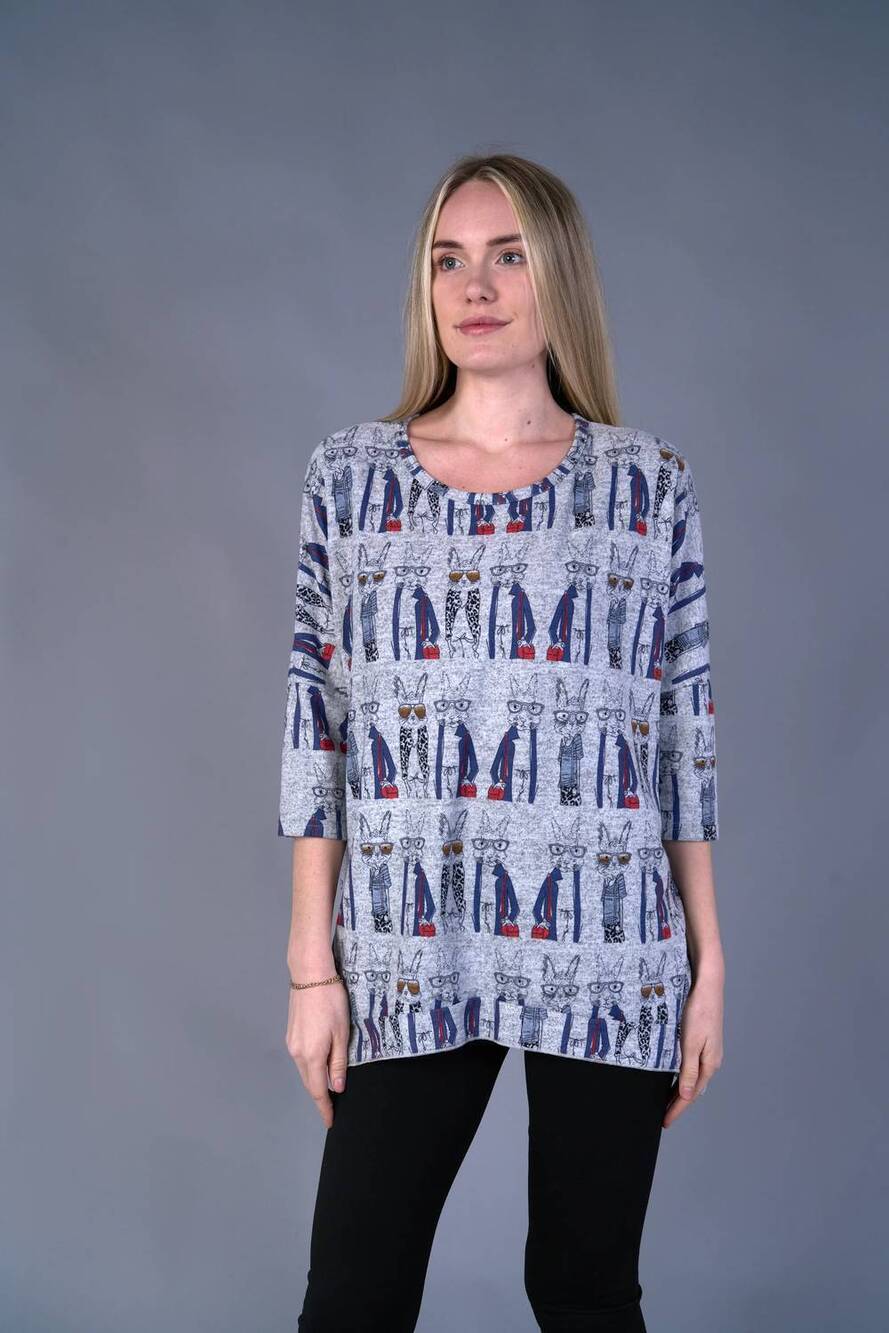 NEW SHANA APPAREL women's fleece dolman sleeve tee in multi on light grey